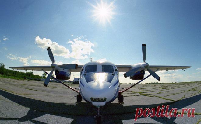 В МЧС сообщили о срабатывании у Ан-28 под Томском аварийного маяка. Самолет Ан-28, летевший из города Кедровый в Томск, пропал с радаров, у него сработал аварийный маяк, сообщили РБК в пресс-службе ГУ МЧС России по Томской области.