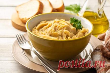 (48) 12 рецептов горохового пюре, которые разнообразят твое меню - Будет вкусно - 21 февраля - 43205821414 - Медиаплатформа МирТесен Фото: Nesavinov, AdobeStock Если тебе нужен какой-нибудь универсальный гарнир, но картошка и привычные крупы надоели – тогда советуем обратить внимание на гороховое пюре! Оно готовится из обыкновенного сушеного гороха. А чтобы процесс был в разы быстрее и приятнее, залей этот горох водой на ночь - 21 февраля - 43205821414 - Медиаплатформа МирТесен