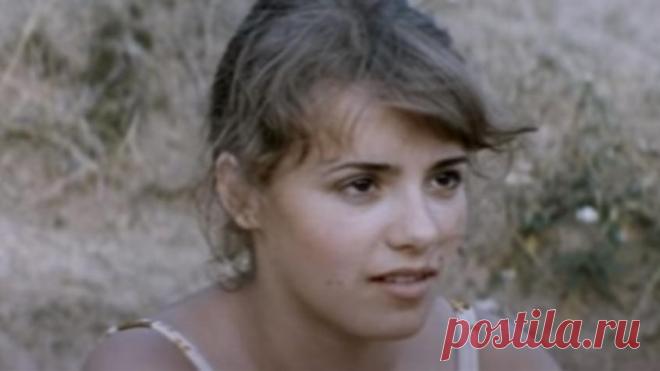 «Школьный вальс»: шесть неразумных поступков героев
Недавно я пересмотрела этот советский #фильм Осталось двоякое впечатление. С одной стороны восхищаешься силой и мужеством юной Зоси, ее взрослым и осознанным решением, ее ранним взрослением и настоящей трансформацией в женщину. Но с другой стороны, уж больно сюжет кажется неестественным, собранным «на костылях». Влюбленные парень и девушка особо-то и не ссорились. Но вот буквально за […]
Читай дальше на сайте. Жми подробнее ➡