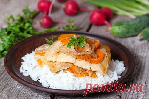 Филе палтуса в духовке - рецепт с пошаговыми фото | Меню недели Филе палтуса в духовке можно приготовить разными способами. Мы расскажем о двух: в бумаге и в сметанной заливке. Но оба варианта будут полезными - с овощами