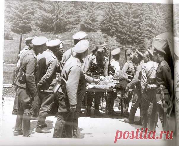 Раненого ген.Келлера направляют в госпиталь 1916 / Историческая справка