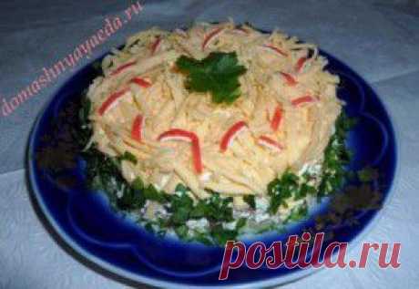 Салат из огурцов, яиц и крабовых палочек