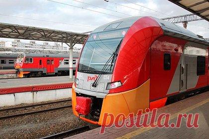 У россиян появится быстрый способ добраться до Абхазии. Летом 2023 года из Сочи в Абхазию запустят скоростные поезда «Ласточка». Об этом говорится на сайте РЖД. Уже с 8 июня у россиян появится быстрый способ добраться до популярного пляжного курорта. Отмечается, что поезда, в составе которых пять вагонов, будут курсировать ежедневно, кроме определенных дат в июле и августе.