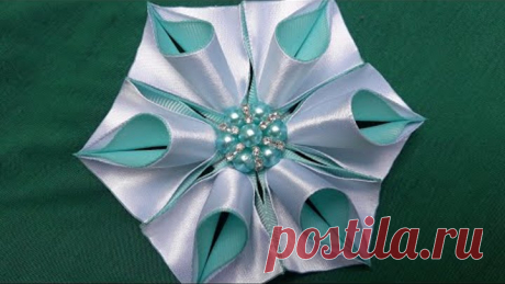 Flor belíssima. Muito fácil.