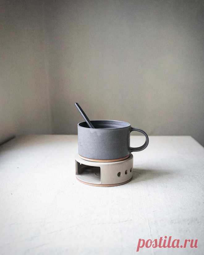 농부의 작업실 в Instagram: «농부의작업실 .  낮은머그  D blue (30) 워머  ivory (30) . 화들짝 겨울.. 거실과 작업실에도 난로가 등장하고 종일 차를 우리느라 워머가 열일하는 계절.. 고구마 단내 풍기며 익어간다. .  #부산도자기공방 #농부의작업실…» 3,278 отметок «Нравится», 34 комментариев — 농부의 작업실 (@farmers_studio) в Instagram: «농부의작업실 .  낮은머그  D blue (30) 워머  ivory (30) . 화들짝 겨울.. 거실과 작업실에도 난로가 등장하고 종일 차를 우리느라 워머가 열일하는 계절..…»
