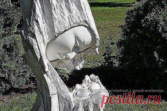 Уникальная скульптура из дерева ."Мать и дитя".....город Ярославль.