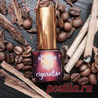 Духи способны отражать наши эмоции, мысли и мечты. На самом деле это человеческая жизнь, воплощенная в аромате. Мы выбираем парфюм чаще всего бессознательно и интуитивно, но это духи на самом деле выбирают нас. Созвучные нашему внутреннему состоянию , они стремятся слиться с нами в единое целое, чтобы наш индивидуальный внутренний мир «заговорил», был более простым и понятным, и в то же время– загадочным, как Вселенная. Флакон духов хранит столько же тайн в себе, сколько д...