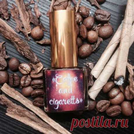 Духи способны отражать наши эмоции, мысли и мечты. На самом деле это человеческая жизнь, воплощенная в аромате. Мы выбираем парфюм чаще всего бессознательно и интуитивно, но это духи на самом деле выбирают нас. Созвучные нашему внутреннему состоянию , они стремятся слиться с нами в единое целое, чтобы наш индивидуальный внутренний мир «заговорил», был более простым и понятным, и в то же время– загадочным, как Вселенная. Флакон духов хранит столько же тайн в себе, сколько д...