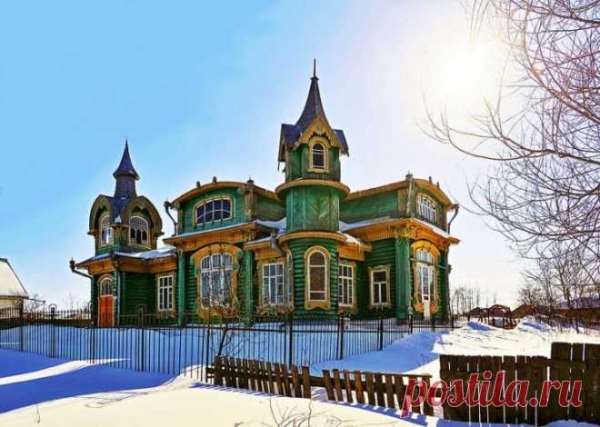Русские терема: деревянное зодчество 
   
 

Сегодня увидела фотографию загородной усадьбы Шорина, построенной в 1902 году, и подумала, что в детстве я бы хотела жить в таком доме.