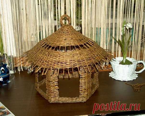 Кормушка для птиц из газетных трубочек