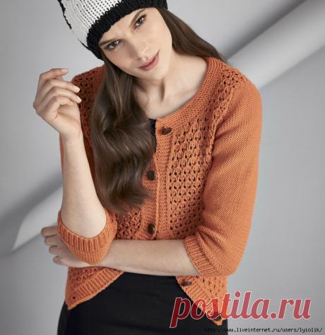 Оранжевая кофта с ажурным узором