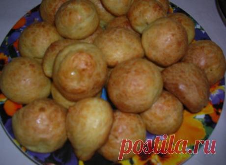 Гужеры &laquo;Унеси эти отвратительные овощи и гнусную яичницу! А спроси шпигованного зайца, жирного каплуна, жаркое из баранины с чесноком и четыре бутылки старого…