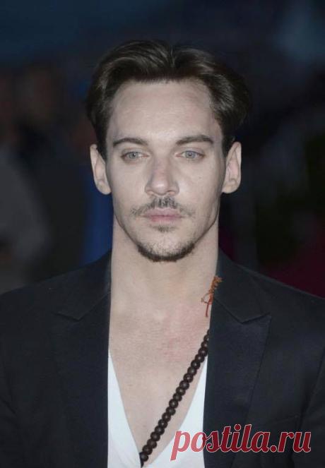 (98) Jonathan Rhys Meyers Discussion