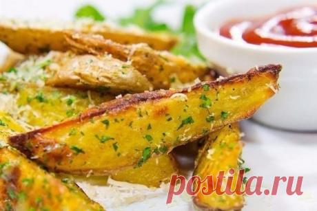 Запеченные картофельные дольки с травами