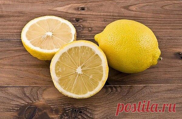 К врачам не хожу больше пяти лет

 

В «ЗОЖ» № 11 за 2002 год было напечатано мое письмо под заголовком «К 
врачам не хожу уже 5 лет». Мне пришло множество писем со всех уголков 
России. Я ответила всем. Но письма с вопросами идут до сих пор. Дело в том, 
что я упомянула рецепт для очищения сосудов, который взяла из «ЗОЖ», и не 
описала его, полагая, что читатели вестника его знают. Но оказалось, что нет.

Итак: 4 лимона с кожурой и 4 очищенные головки чеснока пропустить ч...