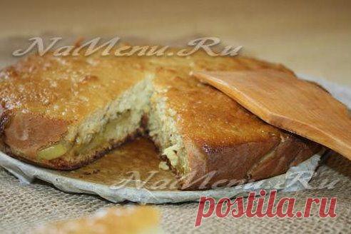 Шарлотка с яблоками на кефире - очень вкусная шарлотка по нашей ссылке
http://namenu.ru/3575/SHarlotka_s_yablokami_na_kefire/