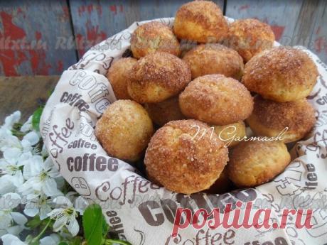 Печенье на кефире с корицей от Марины Гармаш

Приложив минимум усилий, можно приготовить нежное и ароматное печенье на кефире с корицей. Такая вкусная выпечка как никогда кстати к чаю, кофе, молоку, ее легко взять в школу, на работу, на пикник. Да и положив печеньице в красивую коробочку, можно смело отправиться в гости к подругам. Рекомендую и вам попробовать приготовить!
Для приготовления печенья на кефире с корицей потребуется:
кефир - 130 мл;
сахар - 1,5-2 ст. л.;
вани...