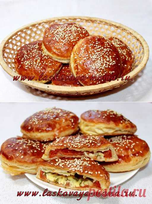 Пирожки с помидорами, сыром и зеленью
