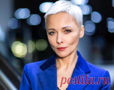 Дарья Повереннова в яркой куртке оверсайз: стильный наряд актрисы восхитил фанатов