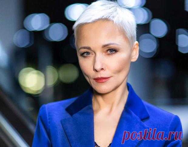 Дарья Повереннова в яркой куртке оверсайз: стильный наряд актрисы восхитил фанатов