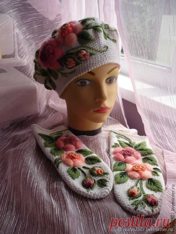 Варежки с вышивкой 