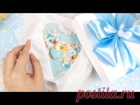 Милая открытка-бодик на рождения малыша / Открытка с котиком, цветами и сладостями из фоамирана