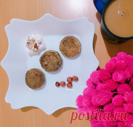 ПП сырники с черносливом Я за разнообразие, и кухня не исключение! Поэтому в классические рецепты частенько добавляю новые ингридиенты👌Чернослив я люблю в любом виде - будь то салаты, горячее мясо, десерт 👌Сегодня же предлагаю попробовать с ним сырники 😋
