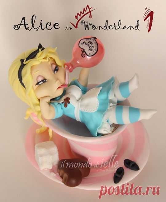 Alice in My Wonderland 1 - Cake by il mondo di ielle - CakesDecor