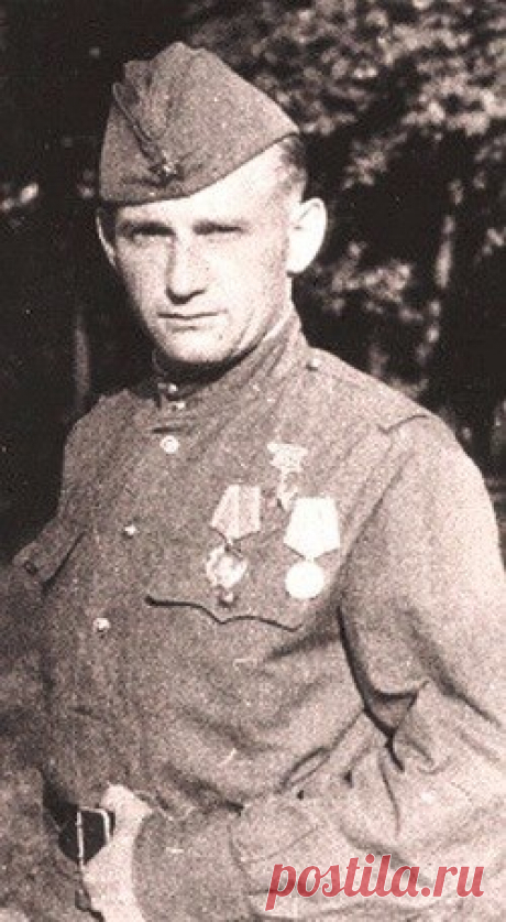 Разведчик сорвал фашистскую переправу через Днепр, переодевшись в форму немецкого полковника 







Роберт Александрович Клейн, капитан, разведчик партизанского отряда имени Чапаева. Родился 9 марта 1913 года в с. Кривцовке Камышинского района Волгоградской области. Немец. В 1931 году в г. М…