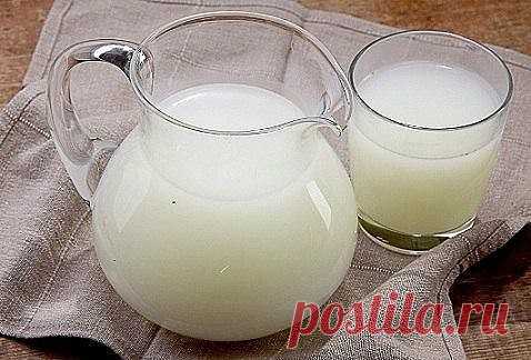 НАТУРАЛЬНЫЕ ЭНЕРГЕТИКИ ДЛЯ ПОЖИЛЫХ 

3 рецепта абсолютно натуральных, полезных и безопасных энергетических напитков для пожилых людей. Их нет на прилавках супермаркетов. Их нет и в аптеках. Их надо готовить самостоятельно. Но их рецепты чрезвычайно просты, а ингредиенты дешевы и доступны всем, даже тем, у кого совсем мизерная пенсия. 
 
Рецепт 1. 
Возьмите 3 литра молочной сыворотки, добавьте 1 стакан сахарного песка и 2 столовые ложки сметаны, перемешайте. В марлевый или ...