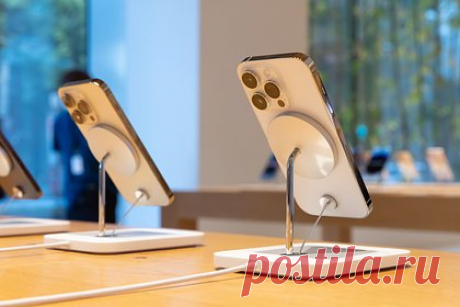 Apple снизит цены на iPhone в 2023 году. Apple пересмотрит ценовую политику на смартфоны из-за плохих продаж устройств. В Apple обратили внимание на плохие продажи iPhone 14 Plus и решили, что следующее недорогое устройство будут доступно по сниженной цене. Если 14 Plus оценили в 899 долларов, то его преемник будет стоить на 100 долларов дешевле.