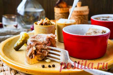 Новогоднее меню: 10 секретов вкусного холодца Холодец - частый гость праздничных застолий, и новогодние праздники - не исключение.




Само по себе приготовление холодца - занятие, хотя и довольно затратное по времени, но вовсе не сложное. Однако…