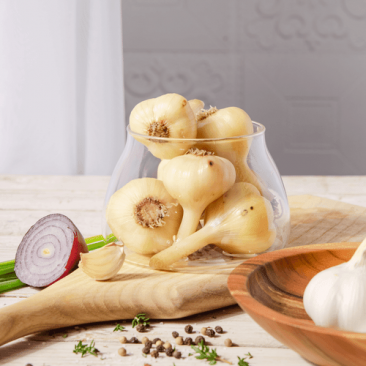 Сделай так, как когда-то делала моя бабушка: смешай чеснок с гвоздикой — это маленький секрет, о котором редко кто рассказывает. Потом сам скажешь спасибо. Загляни в первый комментарий. Чеснок и гвоздика — неожиданно мощное сочетание, когда речь идёт о поддержке иммунитета, снижении воспалений и естественном укреплении организма. Оба этих пряных ингредиента богаты антиоксидантами и...