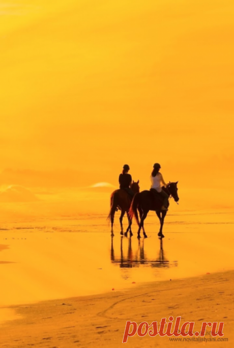 angel-kiyoss:
“Sunset on the Beach.
”