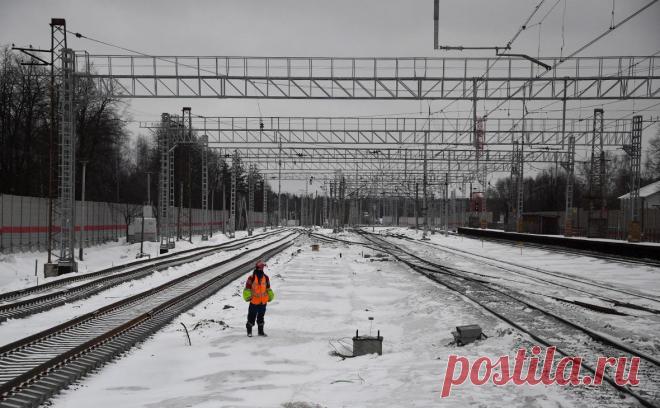 Прокуратура заявила о «хлопке без взрыва» на станции в Нижнем Тагиле. В Нижнем Тагиле на железнодорожных путях произошел «некий хлопок», сообщили РБК в пресс-службе Уральской транспортной прокуратуры.