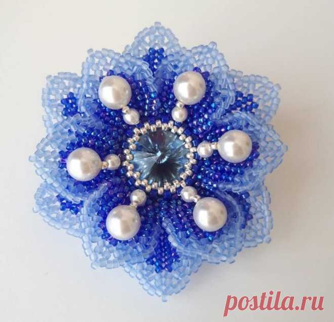 Очень красивый цветок из бисера — DIYIdeas