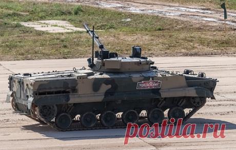 Ростех может превратить любой танк, БМП, БТР в дистанционных боевых роботов. Госкорпорация имеет "серьезные компетенции для разработки программно-аппаратных комплексов", заявил индустриальный директор комплекса вооружений, боеприпасов и спецхимии Бекхан Оздоев