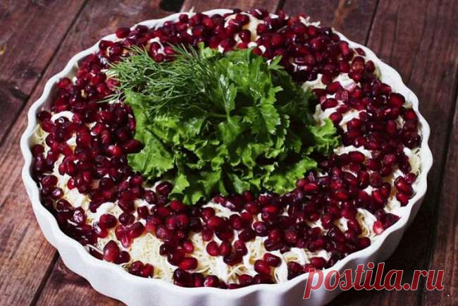 Слоеный салат с говядиной и гранатом — Мой садочек