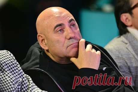Иосиф Пригожин назвал санкции Канады шоу. Российский музыкальный продюсер Иосиф Пригожин прокомментировал новый санкционный список Канады, в который он был внесен. Пригожин заявил, что современная политическая система напоминает ему реалити-шоу «Дом-2». «Канада не понимает, что еще нужно сделать: пошуметь, кого-то наказать», — сказал муж певицы Валерии.