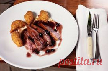 Соус из черной смородины к мясу: 4 рецепта, особенности заготовки на зиму