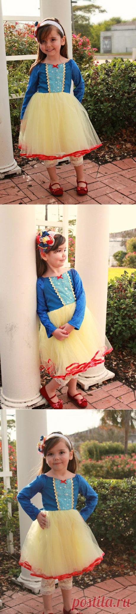 SNOW WHITE dress long sleeve costume dress от loverdoversclothing