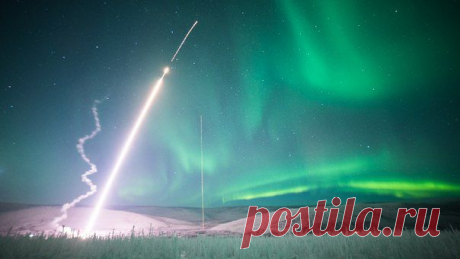 Взлет зондирующей ракеты на фоне поляр5) / Интересный космос