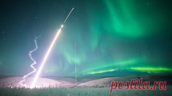 Взлет зондирующей ракеты на фоне поляр5) / Интересный космос