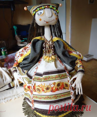 Декоративная кукла на чайник