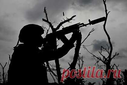 Боец СВО попал под массированный обстрел, оказал себе помощь и отбил атаку дронов ВСУ