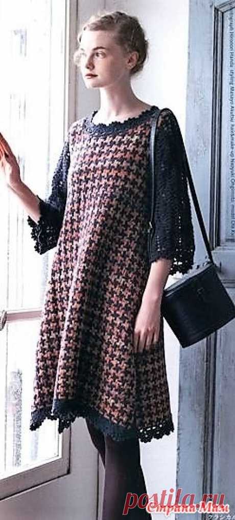 Элегантное платье в котором сочетается жаккард  гусиные лапки спицами и ажурный узор крючком. https://www.liveinternet.ru/