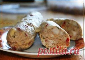 Колбаска домашняя с сыром и перцем Колбаска домашняя с сыром и перцем Колбаска домашняя с сыром и перцем – это куриная колбаска с твердым сыром и болгарским перцем, очень вкусная, сытная и довольно не сложная в приготовлении. Готови…