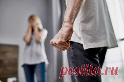 В Башкирии призвали ГД принять закон о домашнем насилии после убийства чиновницы. Глава Совета по правам человека при главе Башкирии Азамат Галин попросил руководителя республики Радия Хабирова пролоббировать через депутатов Госдумы закон о домашнем насилии. По словам члена СПЧ, поводом для этого стало убийство в Белорецке 31-летней чиновницы, которую зарезал бывший муж.