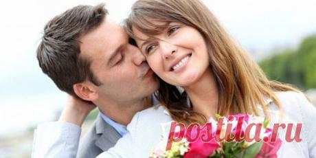 Бывший поклонник: рассказ счастливой женщины
Неожиданно объявился бывший поклонник и… изменил мою жизнь!

Как обычно, в выходной у нас собрались друзья. Я возилась на кухне: резала овощи в салат и следила, чтобы не подгорела моя фирменная пицца.

— Спорим, такой красавицы, как моя жена, никто из вас не встречал! — услышала веселый голос мужа. — Представьте, она все еще получает брачные предложения!

— Роман, — раздраженно крикнула я, не отрываясь от готовки, — ты же обещал, что не