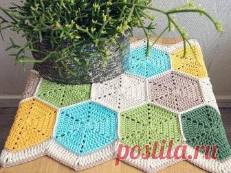 Скатерть из вязаных шестиугольников (Вязание крючком) Мастер-класс — Скатерть из вязаных шестиугольников //pagead2.googlesyndication.com/pagead/js/adsbygoogle.js (adsbygoogle = window.adsbygoogle || []).push({}); Начинается вязание с «петли амиг…